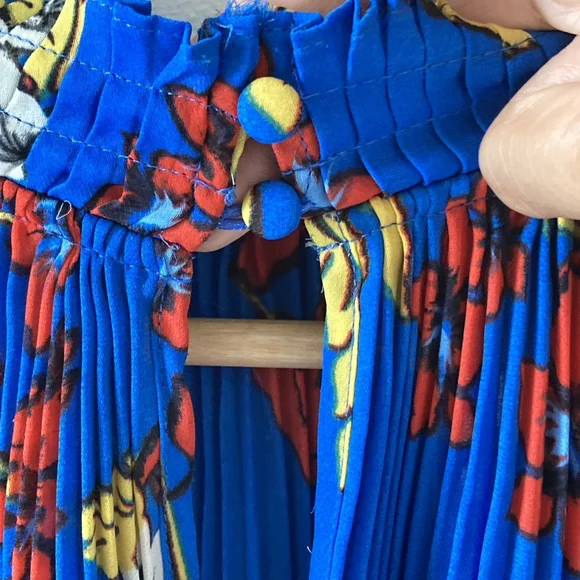 Designer Sample Pleated Floral Chiffon Blouse - UK Size 8/10 -Unique and Elegant - Picture 7 of 13